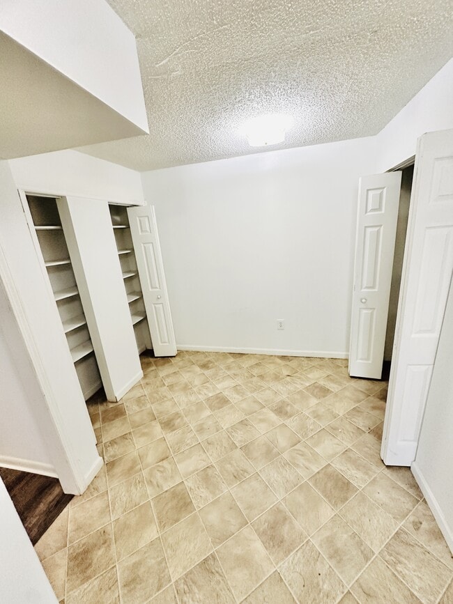 Photo - 2058 Watermark Pl