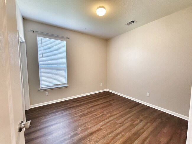 Photo - 1618 Cintola Ln