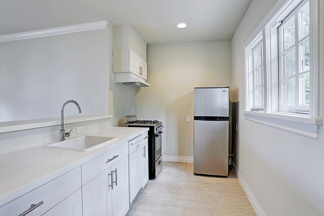 Photo - 4809 Woodhead St