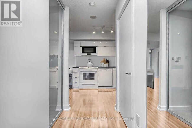 Photo - 151 Dan Leckie Way Unité 938