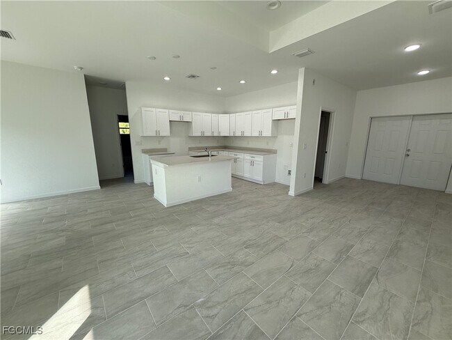 Photo - 1014 Lakeside Dr