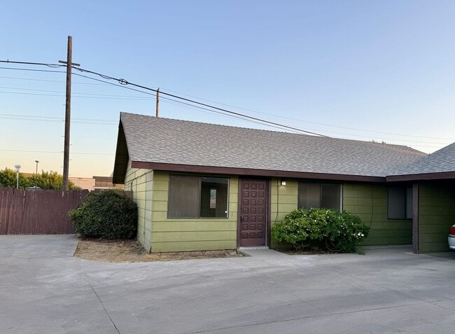Building Photo - 2041 Unit 2 Rental