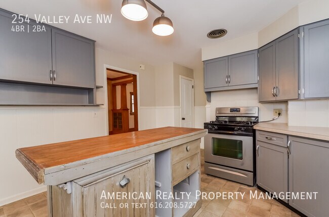 Photo - 254 Valley Ave NW