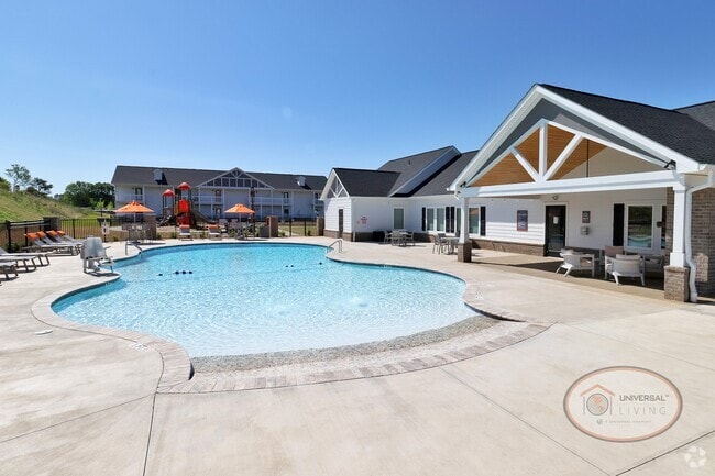 Zero Entry Saltwater Pool - Universal at Boiling Springs Rental