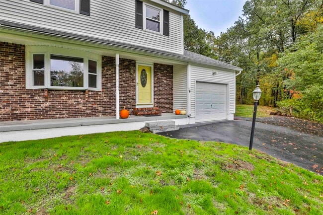 Photo - 14 Clare Ln