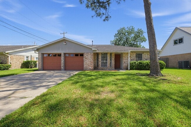 1901 Fairfield Ct N