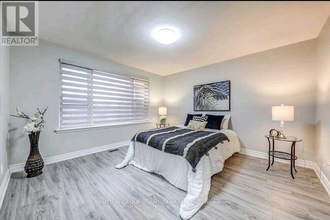 Photo - 574 Crerar Ave