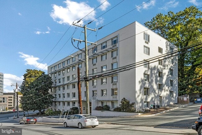 Photo - 1730 Arlington Blvd Unidad 209