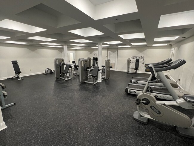 Corner Unit Available! unit 204 - Corner Unit Available! unit 204 Apartamento Unidad 11-204