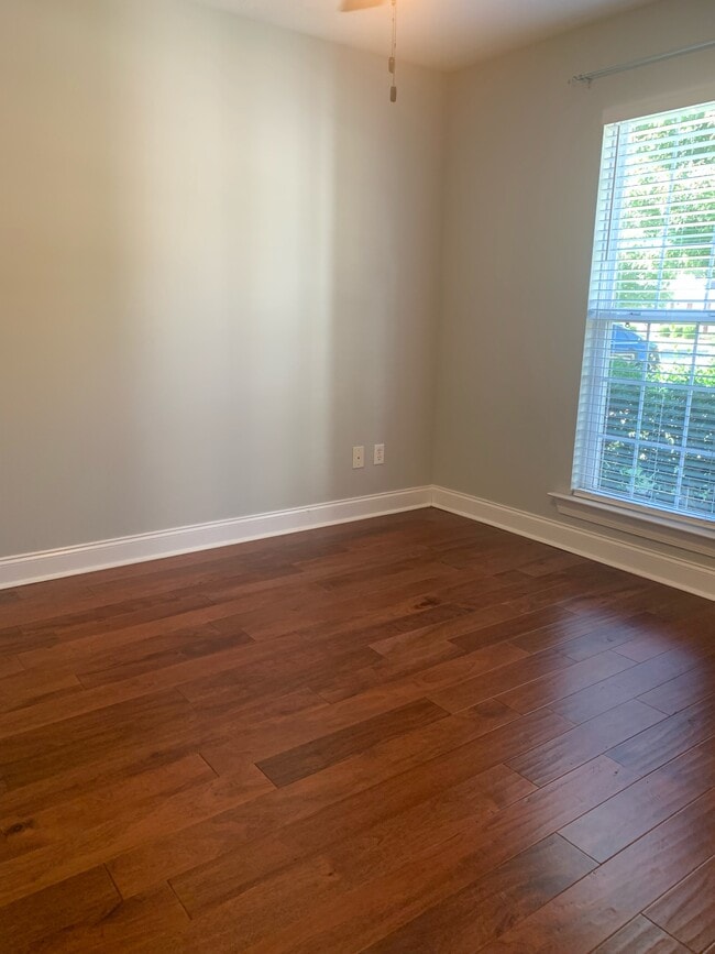 Photo - 154 Orchard Way