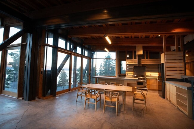 Photo - Architectural gem