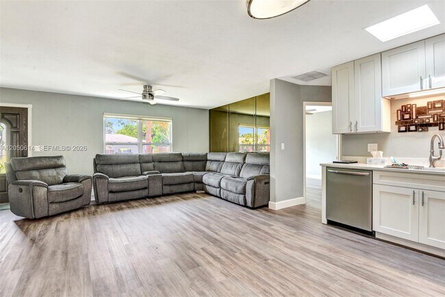 Photo - 781 Little Pine Dr