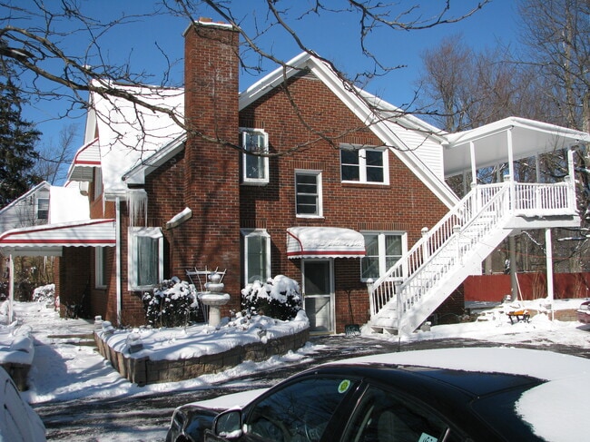 Photo - 5330 Seneca St Unidad ALLUTILCABLEHSIINCLU