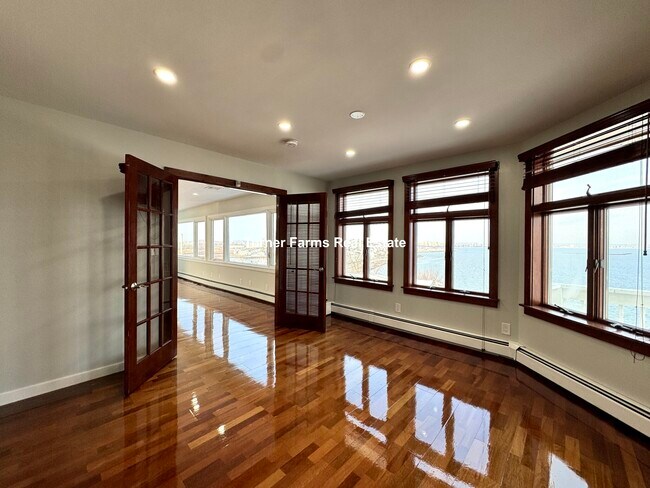 Photo - 62 Upland Rd Unit 3