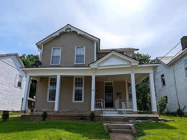 Front of house - 238 N Church St Unit #1