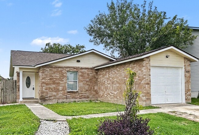 Building Photo - Remodeled Far West-Side Home with Spacious Backyard
