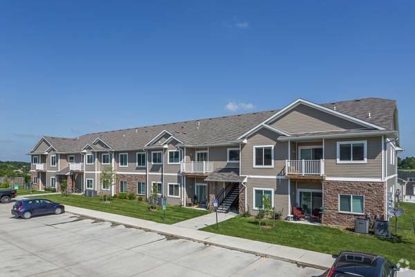 Building Photo - The Vineyards Rental