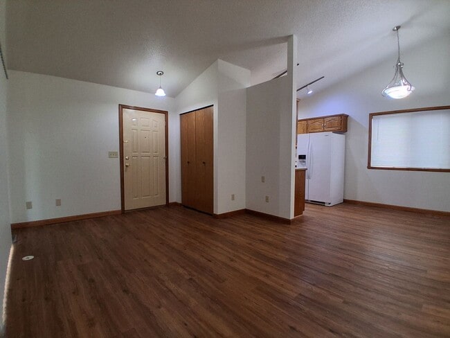 Building Photo - Candle Park West Townhomes - 1806 Unit 1806 35th Southwest A