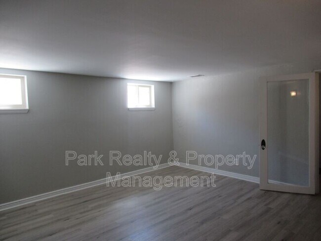 Photo - 2718 Ames St