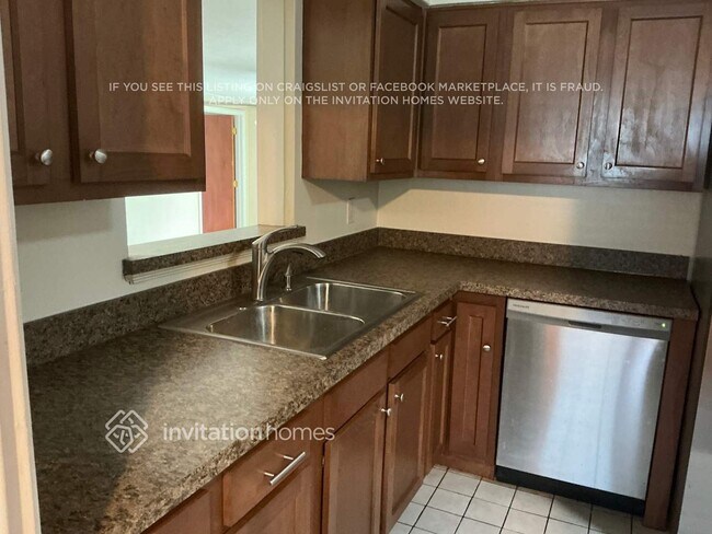 Photo - 615 2nd St SW