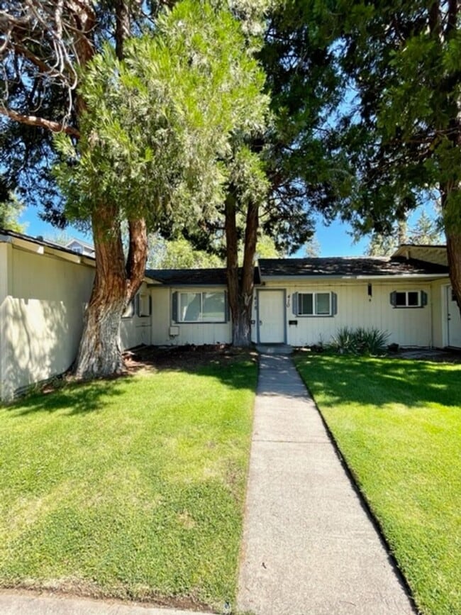 Photo - Newport Ave Triplex - 00404-NEWP-00 Unit Newport Ave., 418 NW - 00418-NEWP