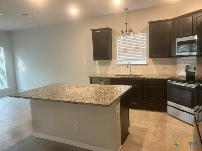 Photo - 631 Friar Tuck Dr