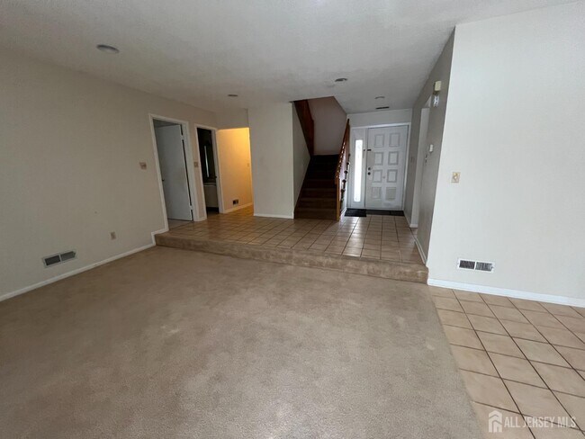 Photo - 89 Gate House Ln