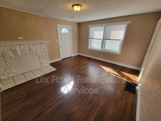 Photo - 109 N Decker Ave