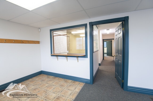 Photo - 196 Grand Ave W Unit 1