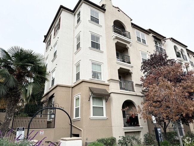 Building Photo - Elegant Dublin Ranch Village Condo with Lu... Unit 408
