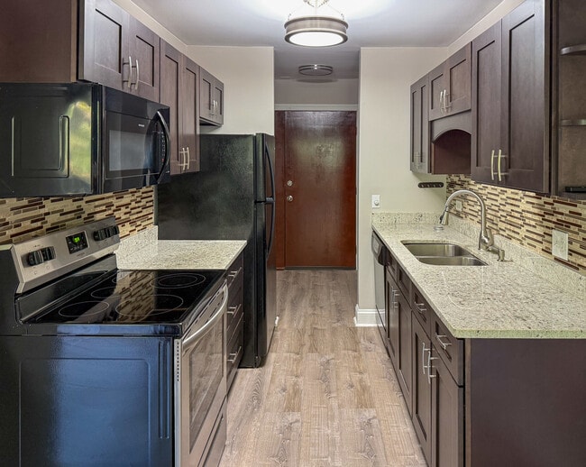 Photo - 5600 Hillcrest Ln Unit 2L
