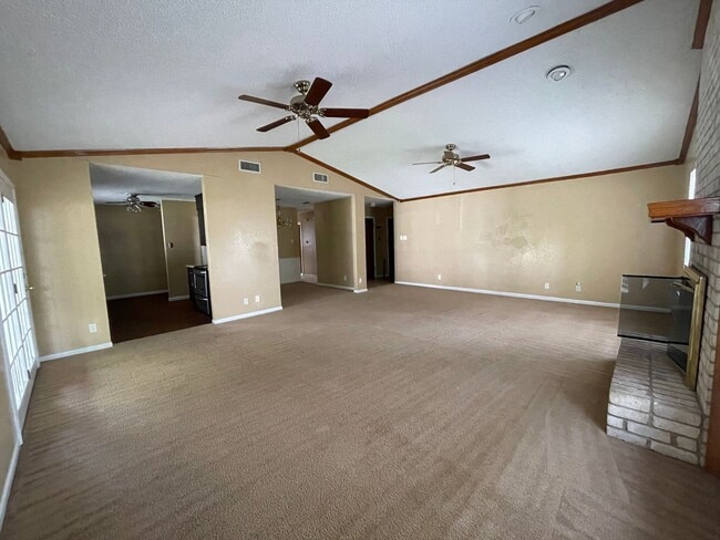 Photo - 1409 Farhills Dr