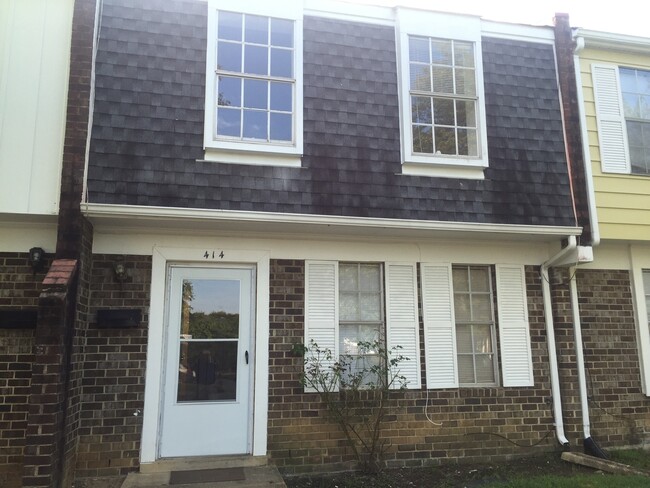 Recently Updated Fairlawn Townhome in High... - Recently Updated Fairlawn Townhome in High...