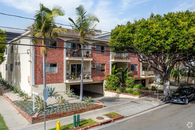 Primary Photo - 2803 Arizona Ave