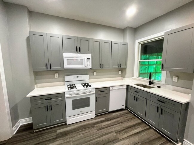 Photo - 3 bed 1 bath - Newly updated, South Oakland, dishwasher, washer/dryer included