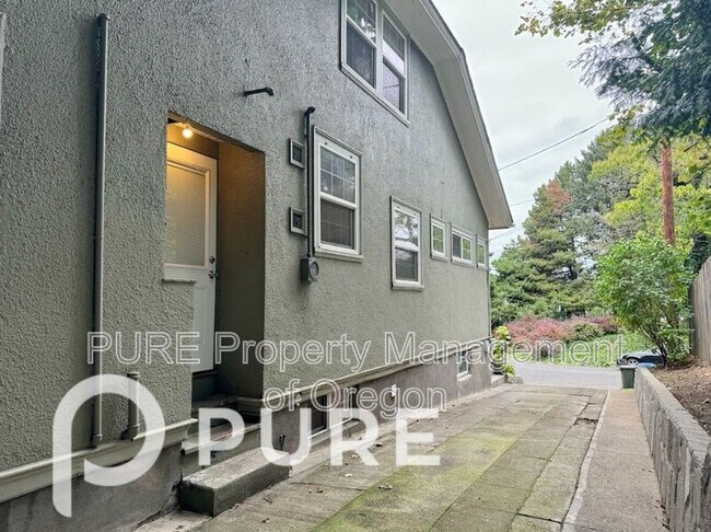 Photo - 3224 NE Clackamas St