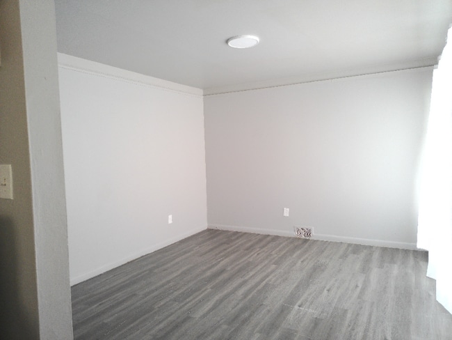 Photo - 29743 Birchwood St