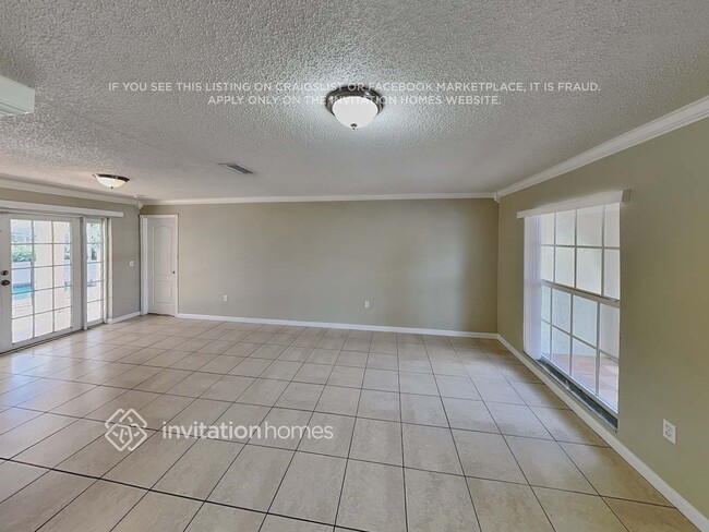 Photo - 8830 Johnson St