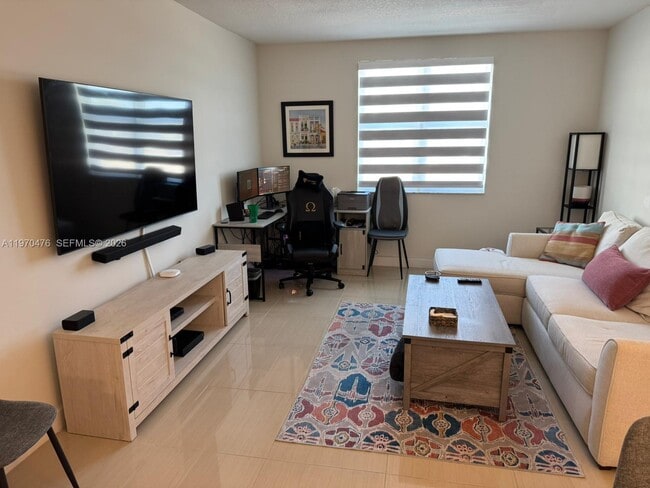 Building Photo - 50 Menores Ave Unit 405