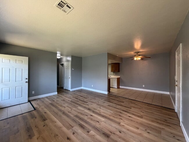 Photo - 116 Fritts Way