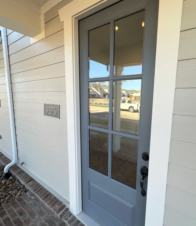 Photo - 9575 Speaker Dr