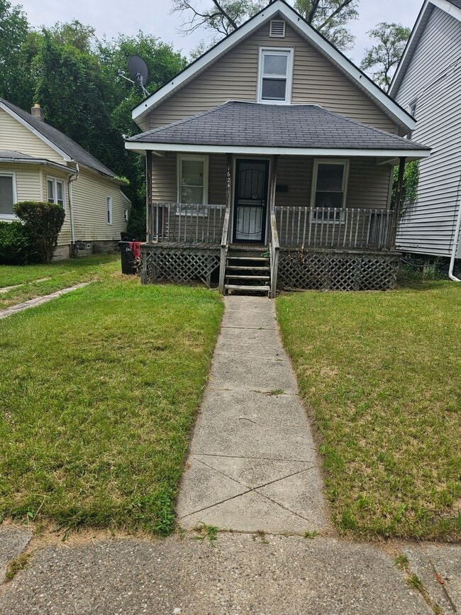 2 bedroom/ 1 bathroom Detroit's Westside Home - 2 bedroom/ 1 bathroom Detroit's Westside Home