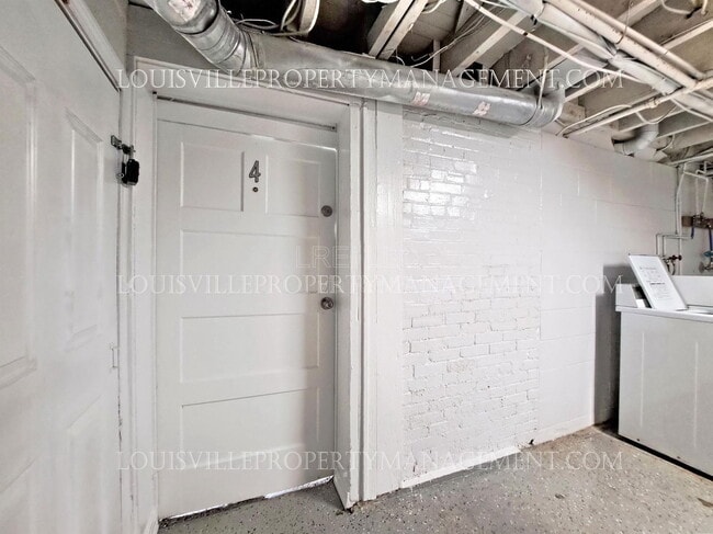 Photo - 319 W Lee St Unidad 4