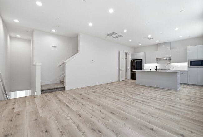 Photo - 262 Element Rd