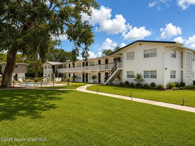 Building Photo - 1440 Parkway Dr Unit 11a