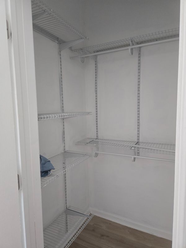 Photo - 7055 N Clark St