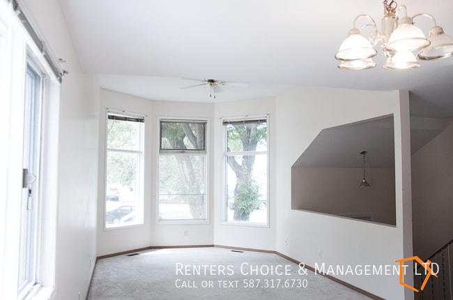 Photo - Easy Walk to Downtown Amenities, Driveway Parking, Spacious Townhouse