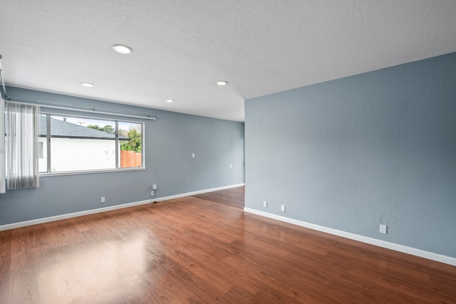 Photo - 3439 Payne Ave