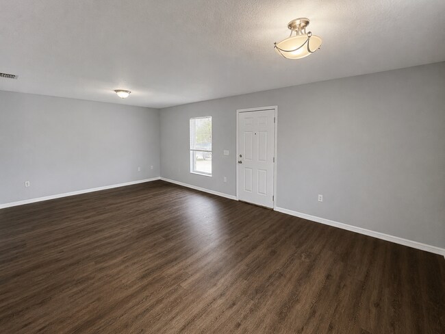 38621 Rose Ln