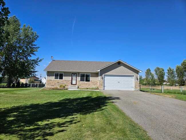 Building Photo - 4007 E 66 N Rental
